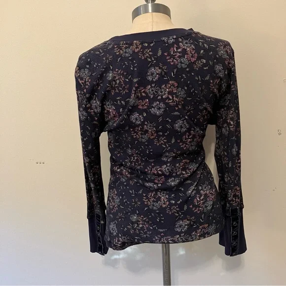 Sundance Women’s Blue Floral Waffle Knit Thermal Shirt Velvet Cuff Sz PXL - Picture 6 of 7